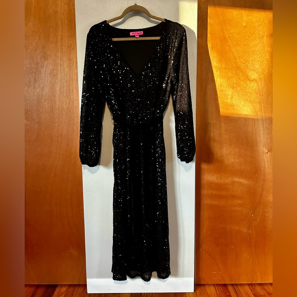 Betsy Johnson sequence midi dress with velvet waist tie and side slits; sz large